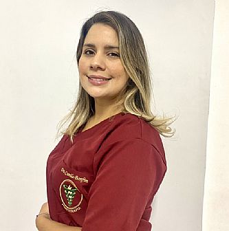 Dra. Camila Bonfim de Menezes