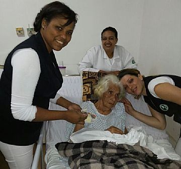 Celebrando com a Paciente Sra. Geralda Maria do Prado